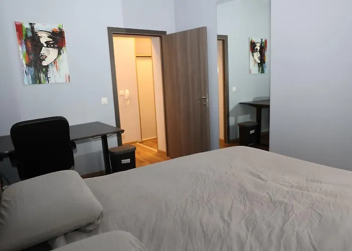 Апартаменты Charming App In Near Center, Neudorf